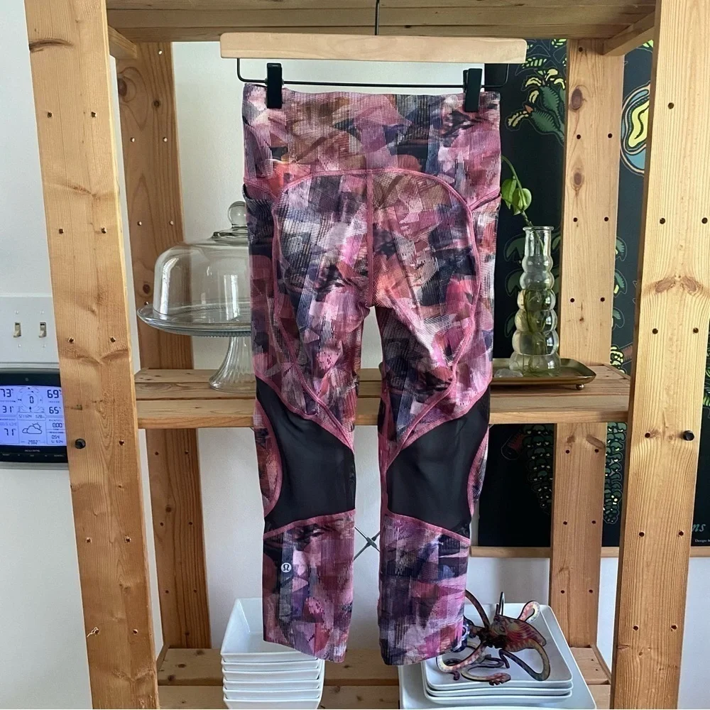 Lululemon On Pace Crop Sun Dazed Multi Pink Leggings Size 4